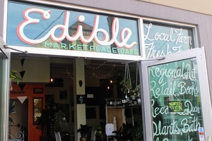 The Edible Marketplace Cafe works with local businesses such as Pastabilities and brings farm-style foods to the Syracuse area. 
